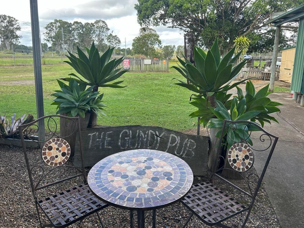Gundy Pub & Caravan Park Gundiah المظهر الخارجي الصورة